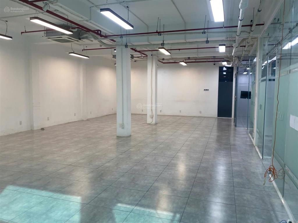 Văn phòng đường nguyễn gia trí dt 210m²/nguyên sàn giá chỉ 50 triệu.