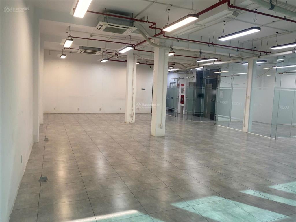 Văn phòng đường nguyễn gia trí dt 210m²/nguyên sàn giá chỉ 50 triệu.