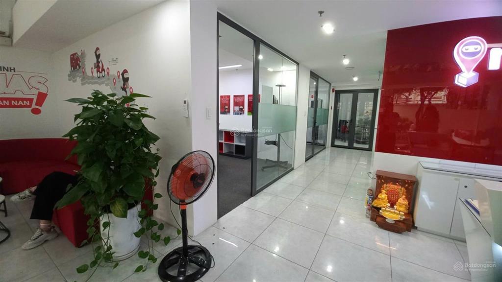 Chính chủ cho thuê văn phòng lầu 5, dt 100m2 mặt tiền đường lê quang định