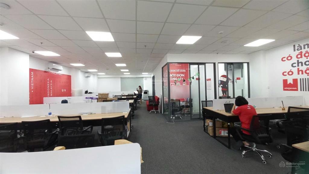 Chính chủ cho thuê văn phòng lầu 5, dt 100m2 mặt tiền đường lê quang định