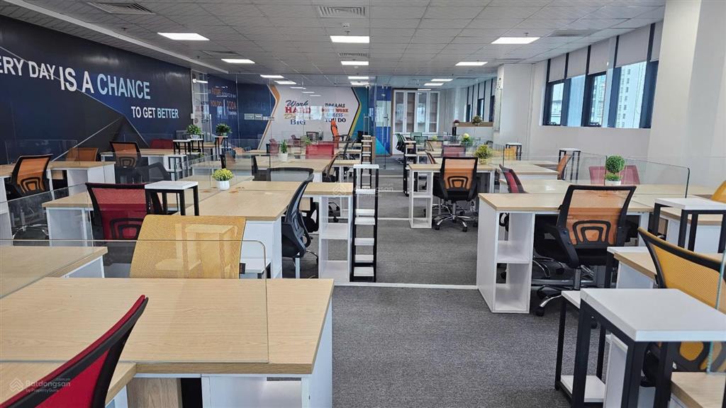 Cho thuê văn phòng đường ung văn khiêm, dt 283m²