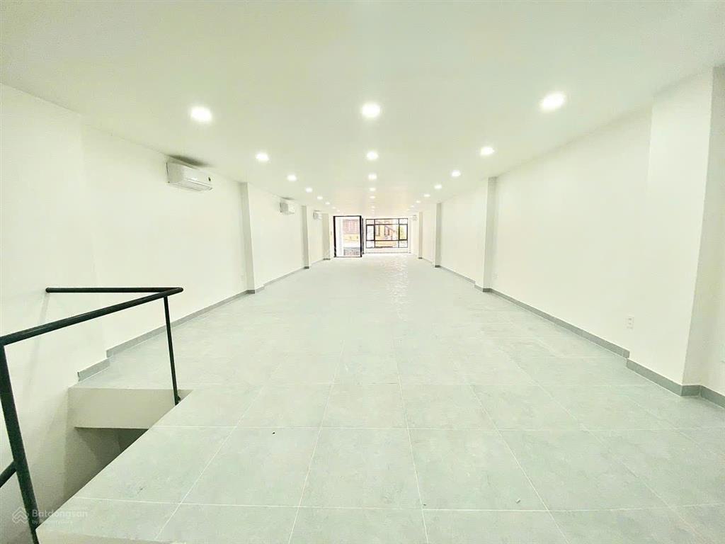 Văn phòng đường hoàng văn thụ, dt 150m2 lầu 3 giá chỉ 20 triệu