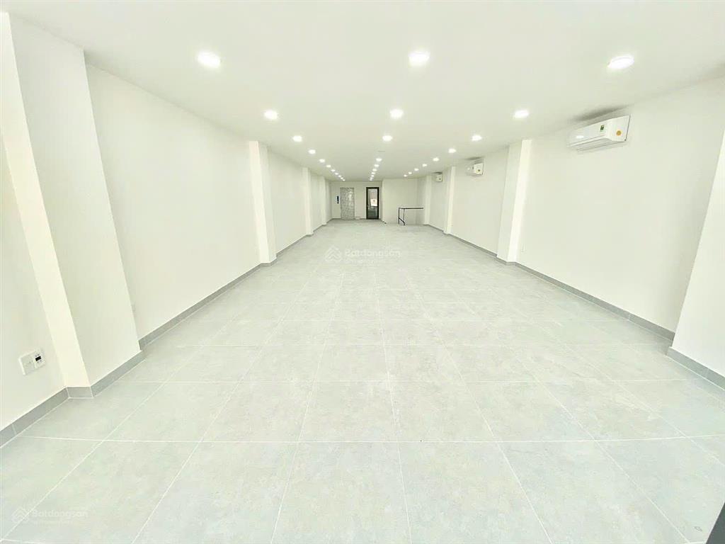 Văn phòng đường hoàng văn thụ, dt 150m2 lầu 3 giá chỉ 20 triệu
