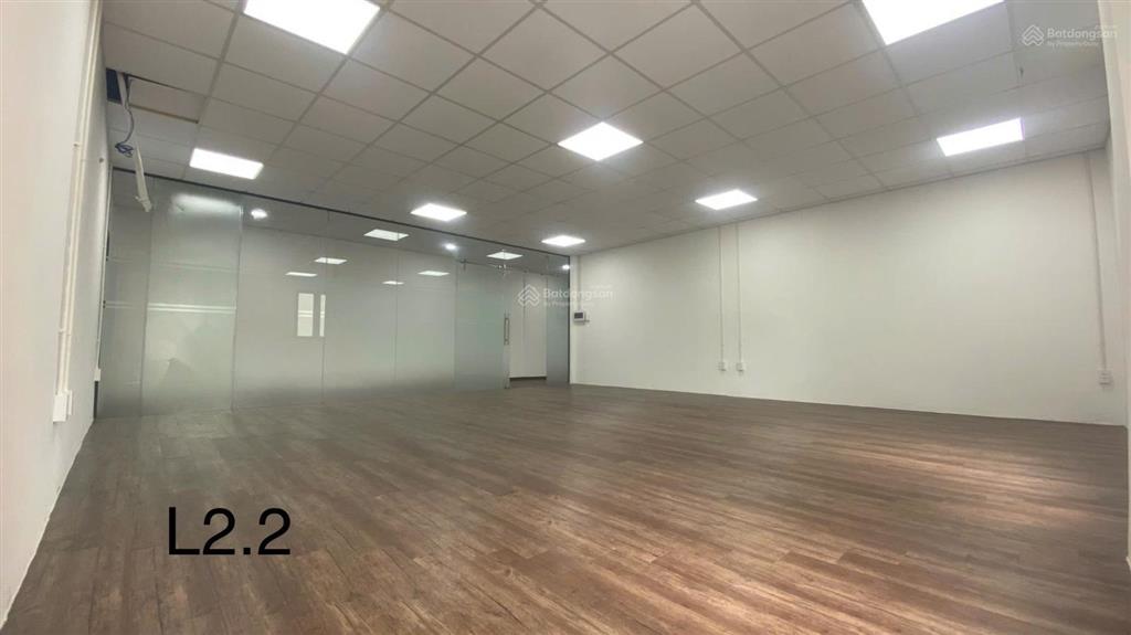 Văn phòng mt đường phổ quang, dt 150m2, ngăn sẵn 3 phòng