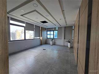 Văn phòng đường hoàng văn thụ, diện tích 140m2 lầu 5 ngăn sẵn 3 phòng