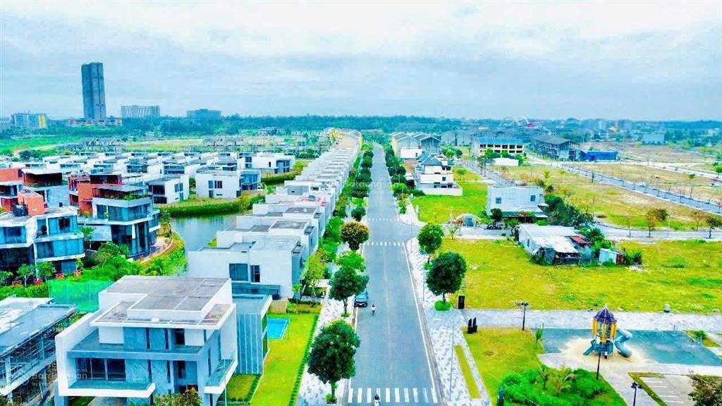 Cần tiền bán lô đất đẹp đối diện công viên kdt 7b