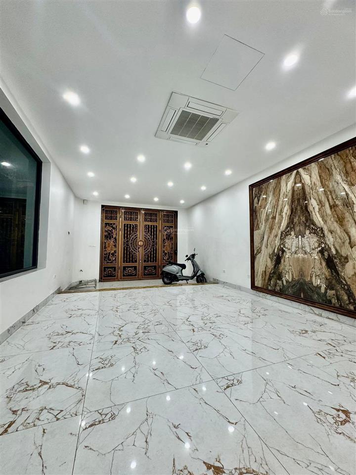 Chính chủ nhờ bán căn nhà 5 tầng khu phân lô kdt định công, lô góc, mặt tiền 21m, lòng đường 10m