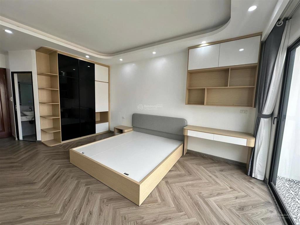 Bán nhà mặt phố hoàng mai, không quy hoạch, xây 7 tầng thang máy, kinh doanh tốt, gần hồ đền lừ