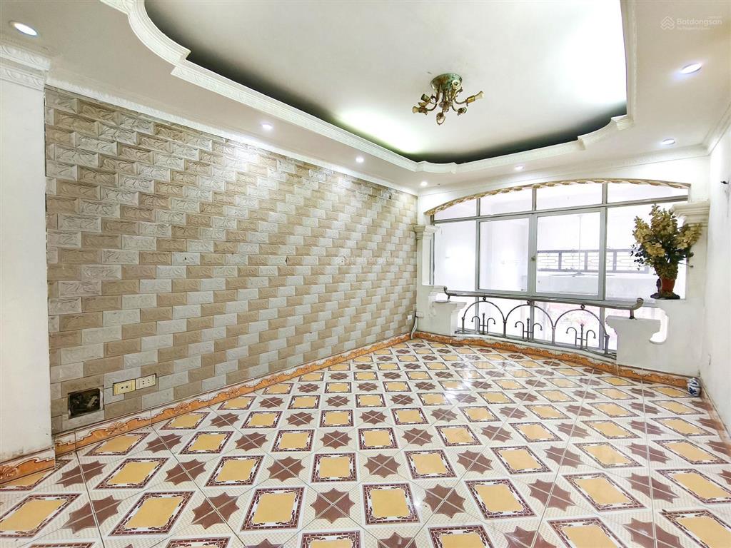 Bán nhà 4 tầng mặt phố trương định, vị trí đẹp, vỉa hè kinh doanh sầm uất, thích hợp văn phòng, ctl