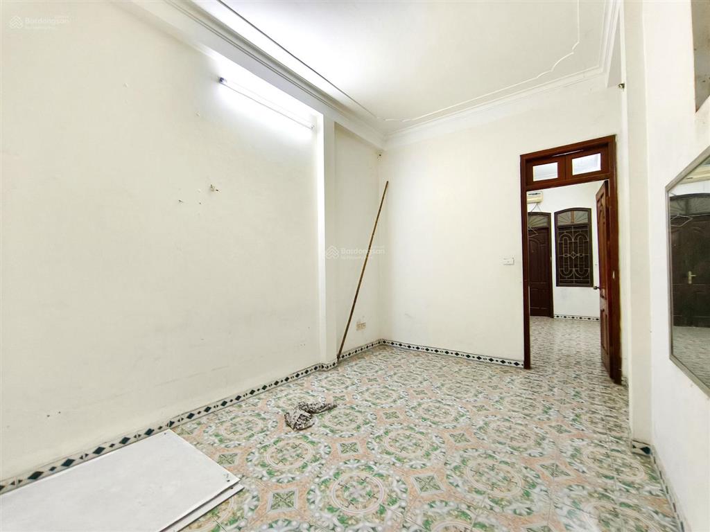 Bán nhà 4 tầng mặt phố trương định, vị trí đẹp, vỉa hè kinh doanh sầm uất, thích hợp văn phòng, ctl