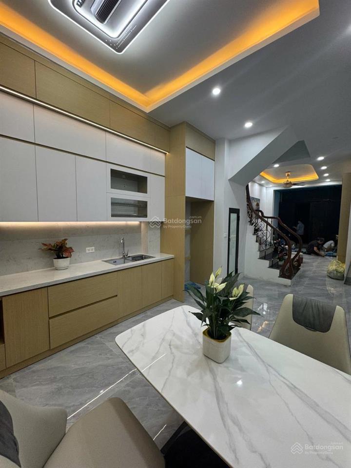 Hiếm, bán nhà 5 tầng phố khương hạ, ngõ ô tô, gần hồ, gần phố, nhà mới full nội thất chỉ việc ở