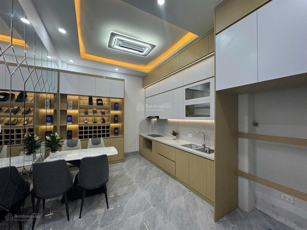 Hiếm, bán nhà 5 tầng phố khương hạ, ngõ ô tô, gần hồ, gần phố, nhà mới full nội thất chỉ việc ở