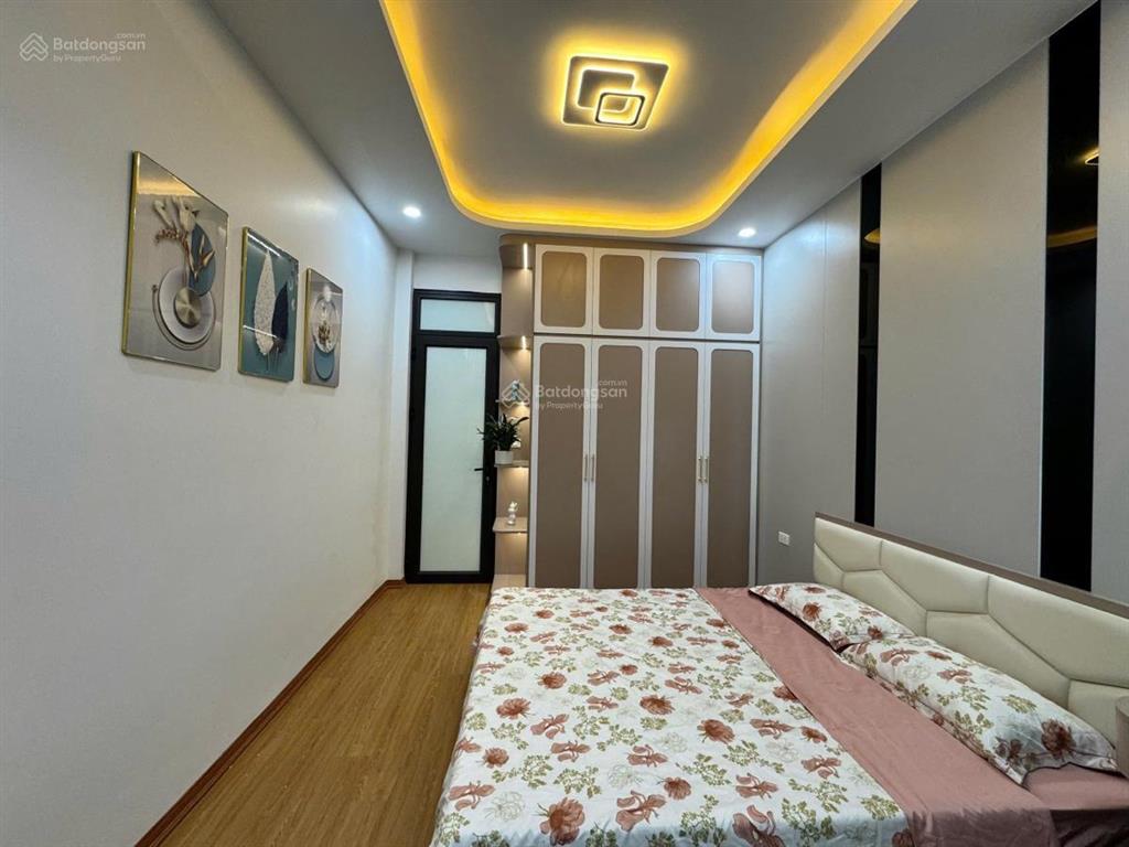 Hiếm, bán nhà 5 tầng phố khương hạ, ngõ ô tô, gần hồ, gần phố, nhà mới full nội thất chỉ việc ở