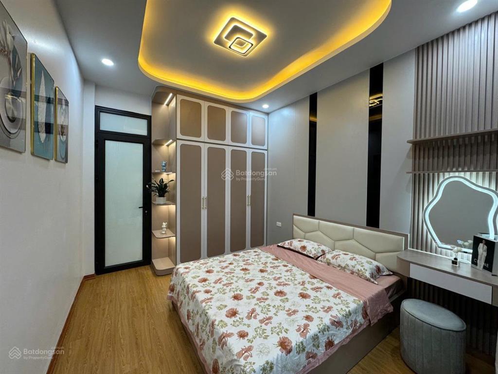 Hiếm, bán nhà 5 tầng phố khương hạ, ngõ ô tô, gần hồ, gần phố, nhà mới full nội thất chỉ việc ở