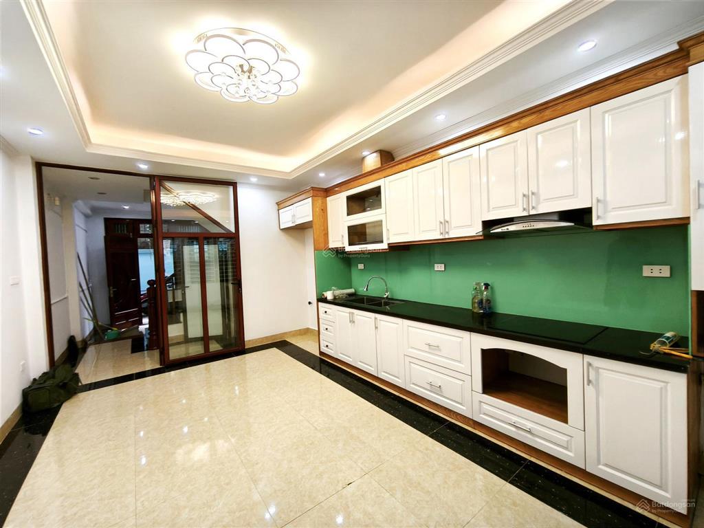 Giảm 2 tỷ, phân lô đền lừ 18.8 tỷ, nhà 7 tầng thang máy, xây mới, kinh doanh sầm uất, không qh
