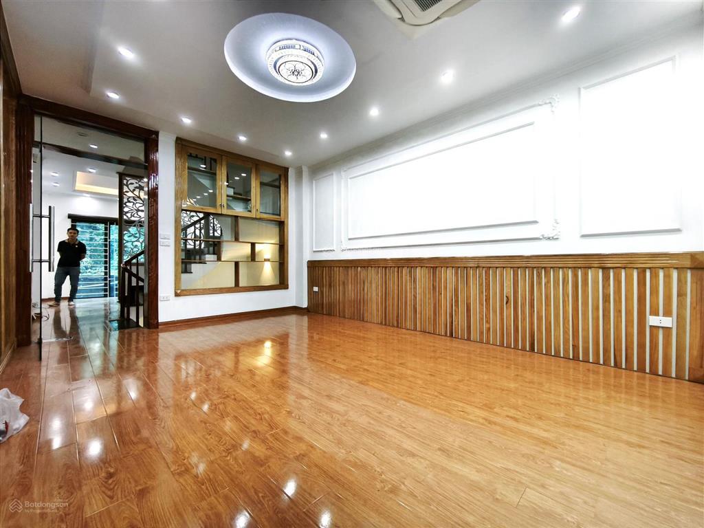 Giảm 2 tỷ, phân lô đền lừ 18.8 tỷ, nhà 7 tầng thang máy, xây mới, kinh doanh sầm uất, không qh