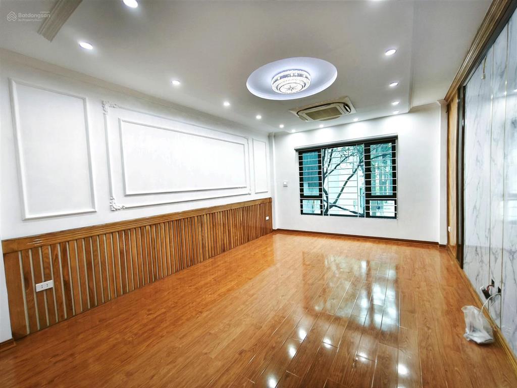 Giảm 2 tỷ, phân lô đền lừ 18.8 tỷ, nhà 7 tầng thang máy, xây mới, kinh doanh sầm uất, không qh