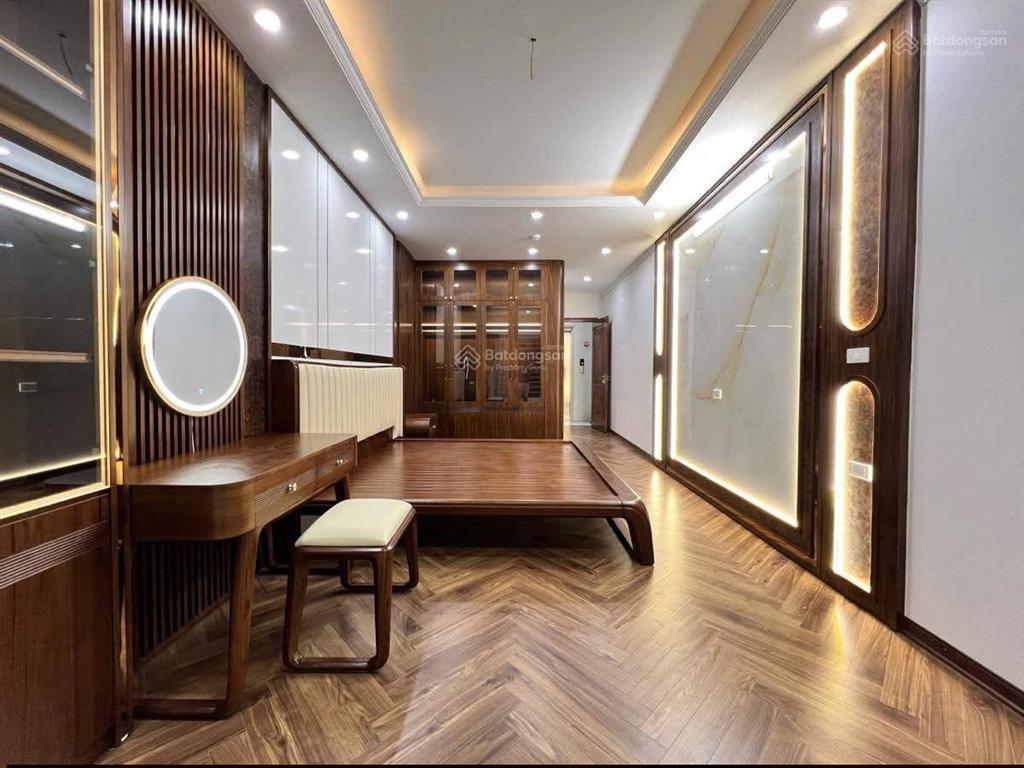 Giảm 2 tỷ, bán nhà khu lê trọng tấn, lô góc, đường 10m, vỉa hè rộng, 39 tỷ, xây 5 tầng thang máy