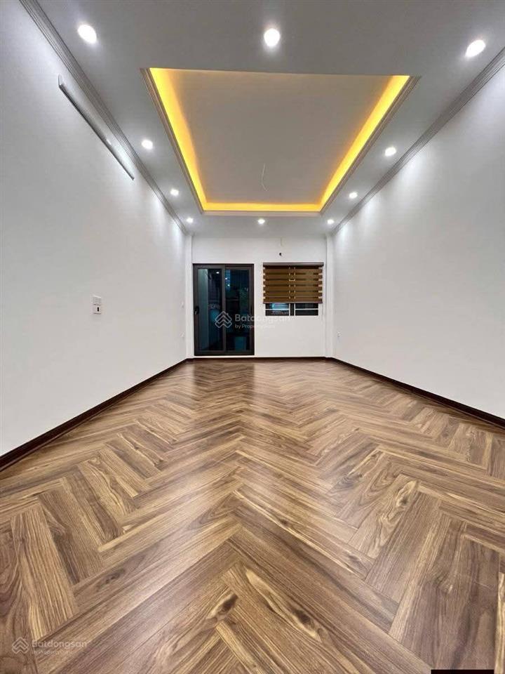 Giảm 2 tỷ, bán nhà khu lê trọng tấn, lô góc, đường 10m, vỉa hè rộng, 39 tỷ, xây 5 tầng thang máy