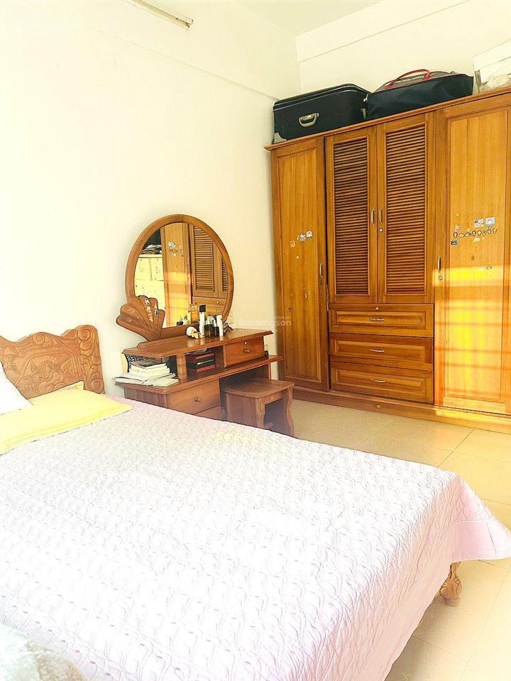 Chủ cần tiền bán gấp, bán chung cư 3 ngủ, 2wc 183 hoàng văn thái, 6,9 tỷ, lô góc, view biệt thự