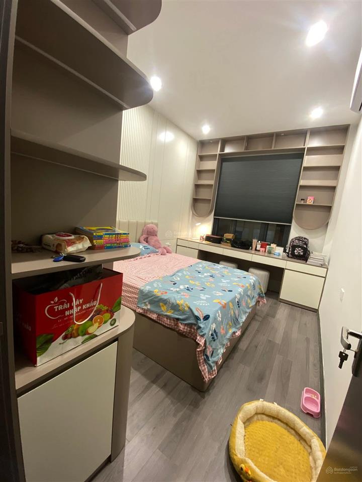 Tôi cần bán nhà 5 tầng phố cảm hội, 30m ra mặt phố, 30m2 giá 9.4 tỷ, full nội mới thất chỉ việc ở