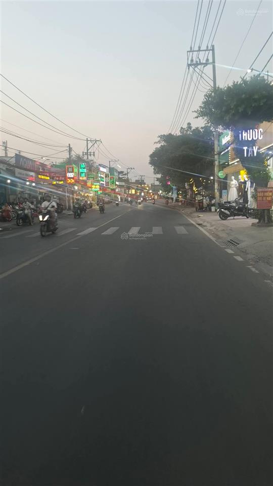 Cần bán nhanh nhà mặt tiền đường lớn tỉnh lô 43