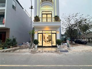 Cần bán nhà 3lầu nhà đẹp nổi bật hệ thống điện thông minh, nôi thât cao cấp