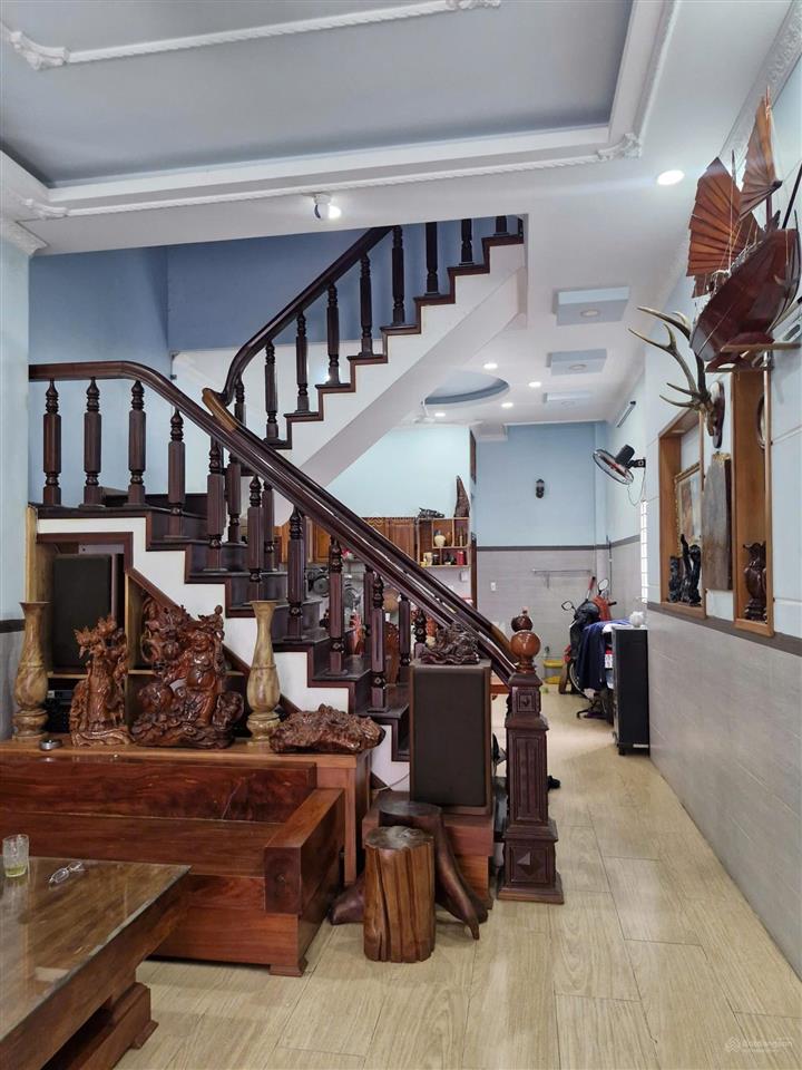 Cần bán gấp nhà đẹp sổ hồng riêng