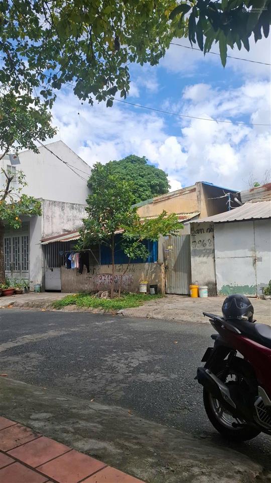 Cần bán nhanh nhà cấp 4 giá tốt chỉ 6,5 tỷ vị trí đẹp, khu dân cư hiện hữu, thuận tiện