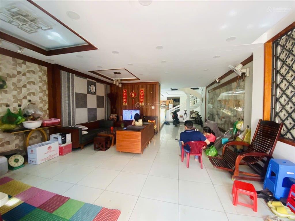 Bán gấp nhà 3 lầu mặt tiền giá chỉ 7,9 tỷ phường vĩnh phú