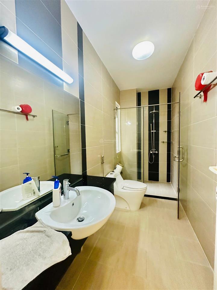 Cho thuê nhà mặt tiền số 298a đường nguyễn thượng hiền, phường 5, quận phú nhuận