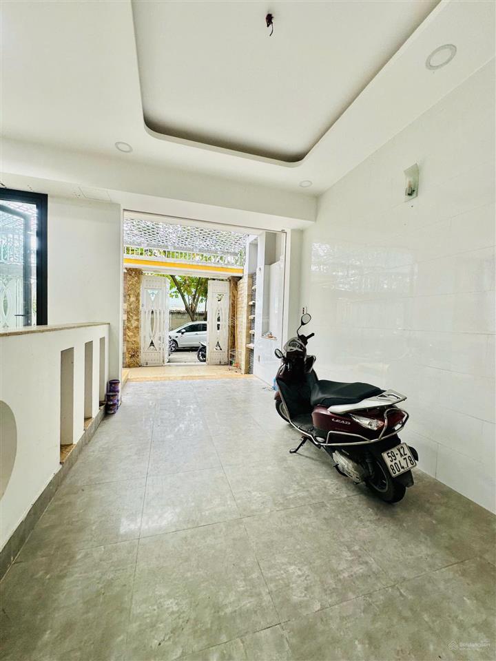 Cho thuê nhà mặt tiền 169c hoa lan, cầu kiệu, tp.hcm