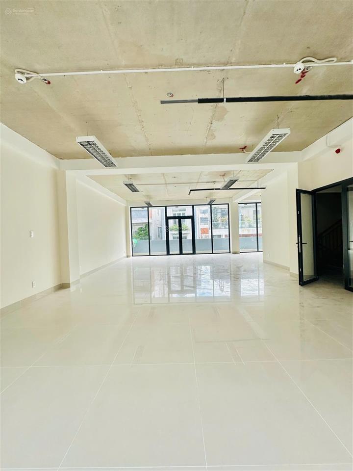 Cho thuê nhà ngang 9m số 656/2a cách mạng tháng tám, nhiêu lộc, tp.hcm