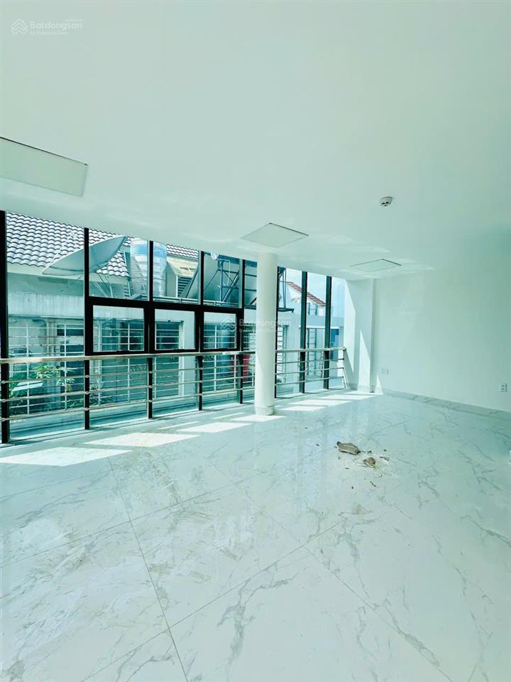 Cho thuê nhà mặt tiền 175a hoa lan, cầu kiệu, tp.hcm