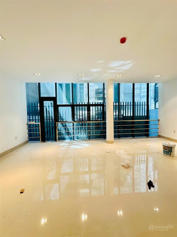 Cho thuê nhà mặt tiền 175a hoa lan, cầu kiệu, tp.hcm