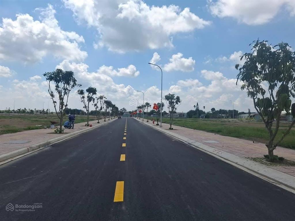 Bán đất tại phan văn hớn, 2,1 tỷ, 85m2, mặt tiền 16m, pháp lý n 16m, pháp lý đầy đủ, nhiều tiện ích