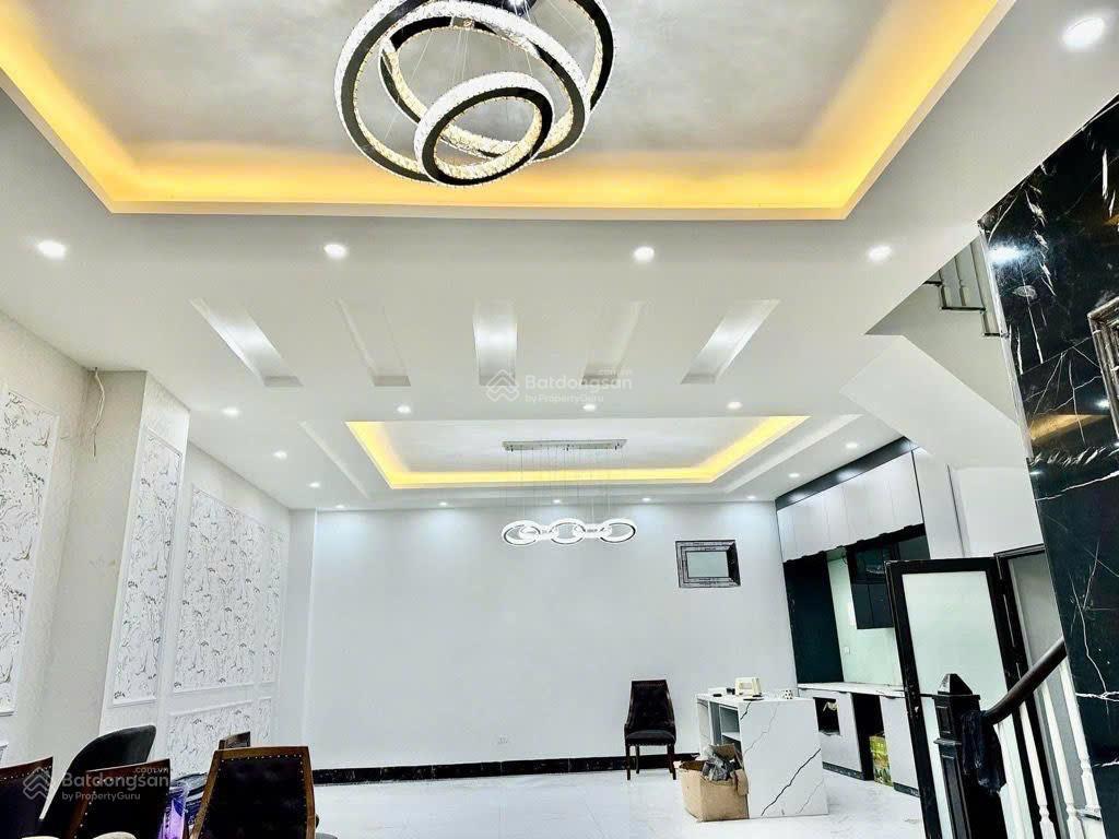 Chỉ 19tỷchủ cần bán nhanh) 90m, mt 6,8m lộc phát, phân lô, vỉa hè vip, thang máy, duy nhất 1 căn