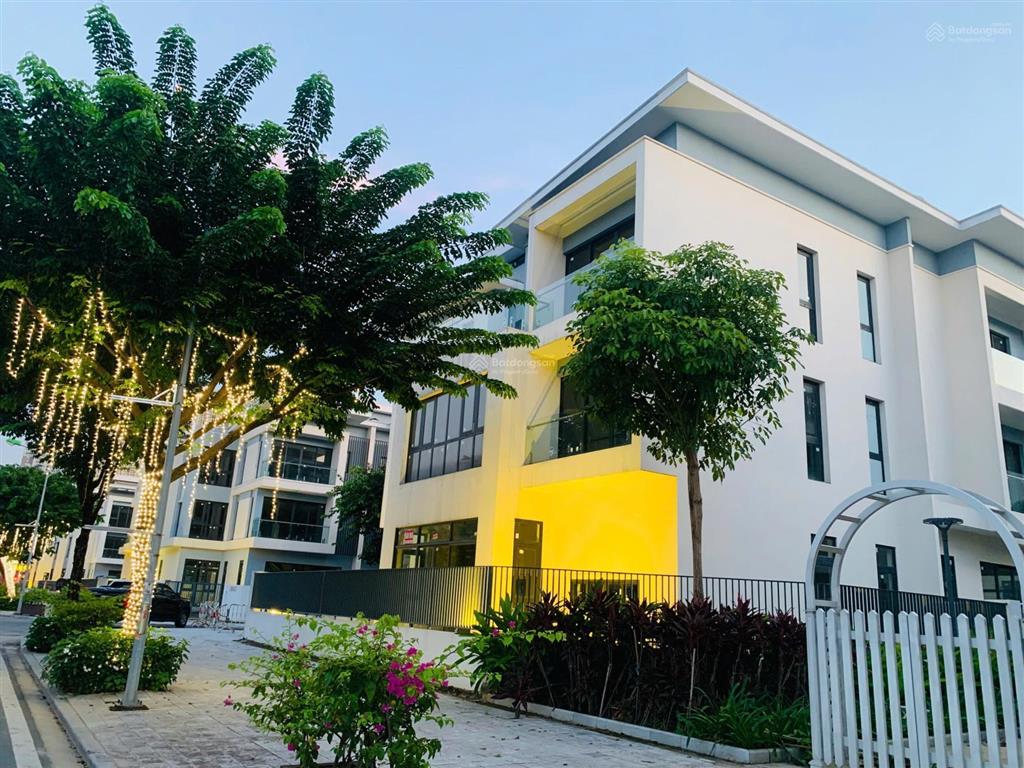 Biệt thự song lập an quý villa 180m2  view công viên, hồ điều hòa  vị trí đẹp kđt nam cường