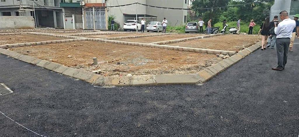 Siêu phẩm lô góc 2 mặt thoáng  phù hợp kinh doanh  trung tâm xuân mai giá chỉ 2. x tỷ dt 50.5m2