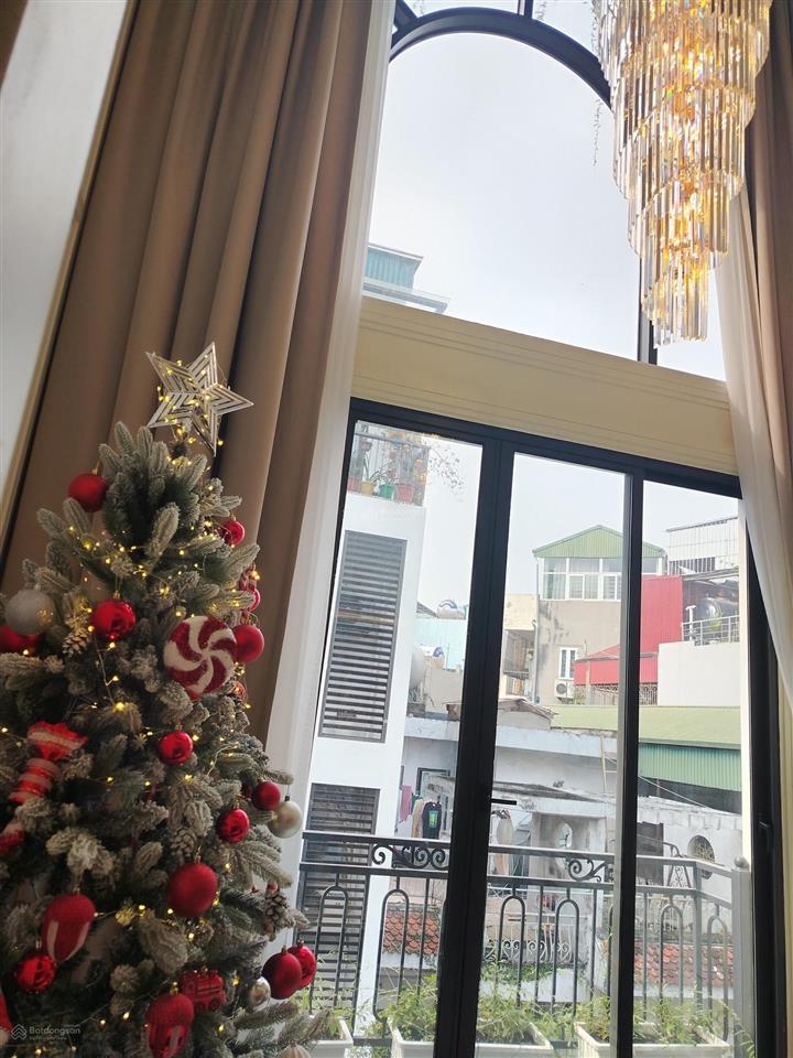 Vay ngân hàng cần bán gấp nhà tại phố yên lạc90m2 8 tầng thang máy dòng tiền 1 tỷ/năm giá 35 tỷ
