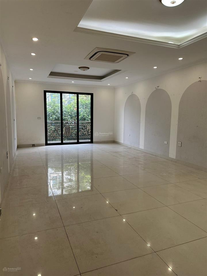Hiếm có phân lô 16 hoàng cầusát mặt phố xã đàn75m2 mt7.5m vỉa hè oto tránh gần hồgiá 40 tỷ