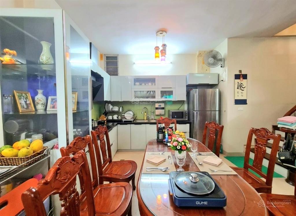 Cần bán gấp nhà tại hồ ba mẫu 40m2 5 tầng, ngõ thông ba gác, 30m ra oto tránh, giá đầu tư 11 tỷ