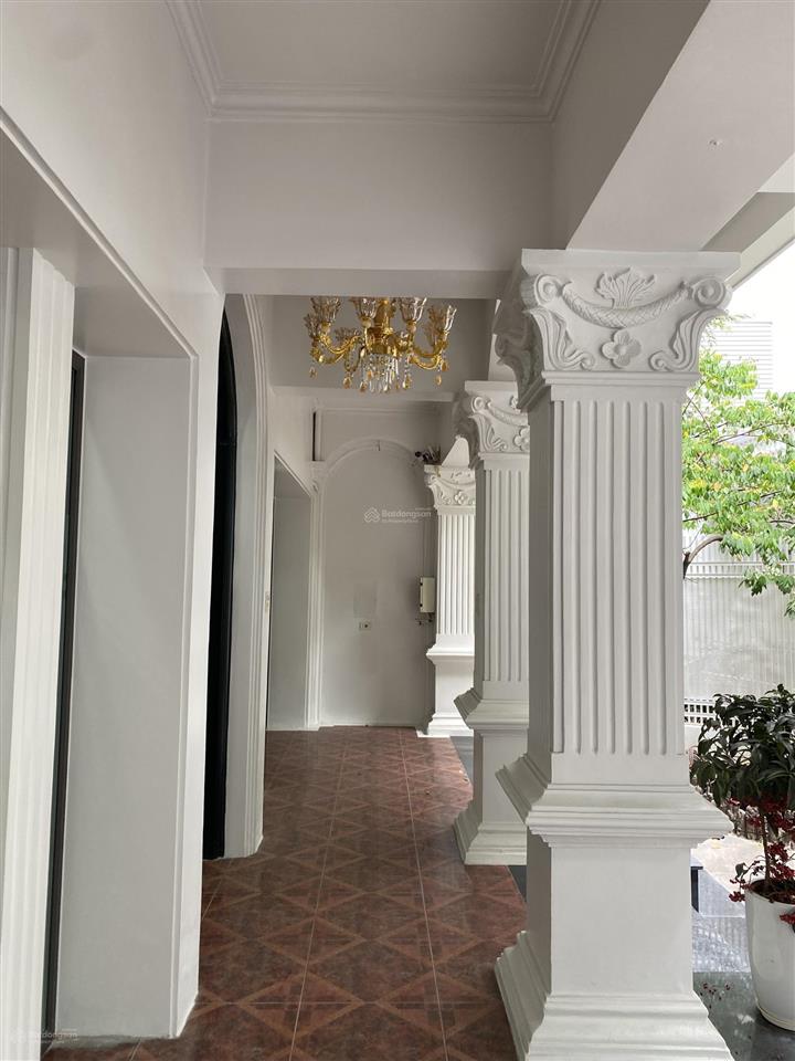 Cần bán gấp biệt thự giá 60 tỷ cầu giấy, 190m2 mặt tiền 12m, ngõ to oto tránh gần phố giá đầu tư