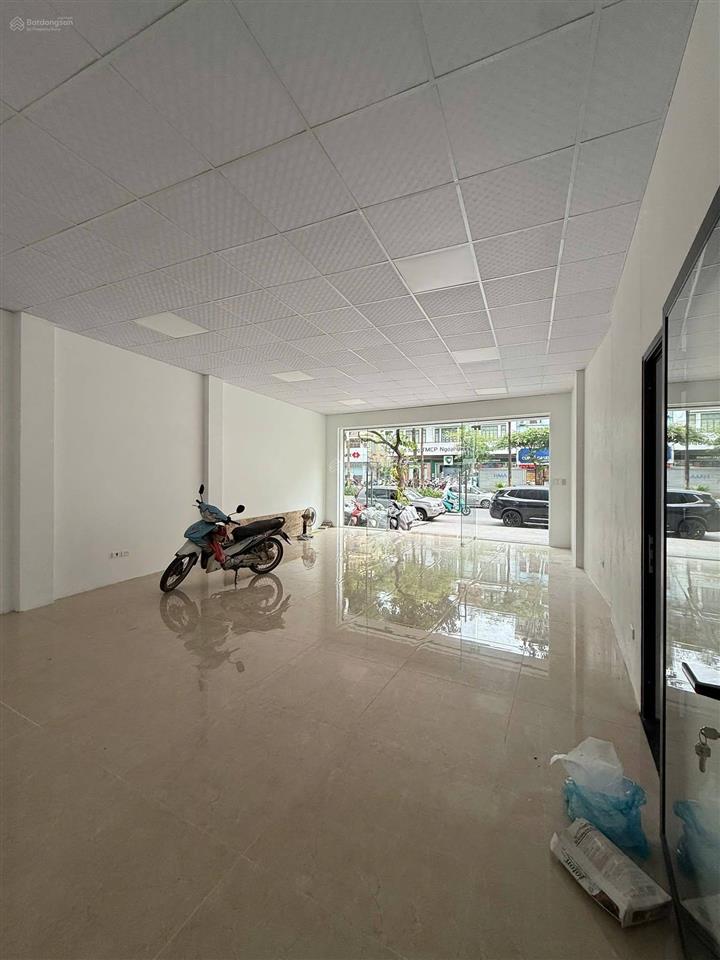 Cần bán gấp tòa văn phòng mặt phố trần duy hưng 120m2 8 tầng thang máylô góc, 180tr/ tháng, 100 tỷ