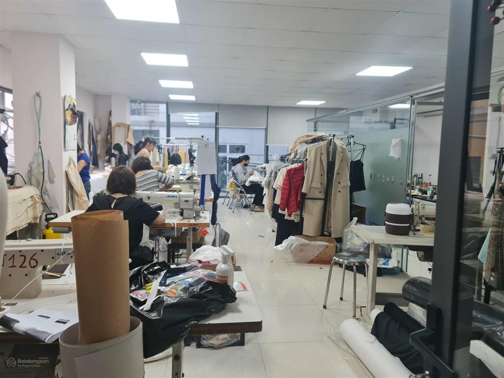 Cần bán gấp căn phân lô tại thái hà 90m2 mt6m giá 30 tỷ, ngõ oto tránh, gần phố, kinh doanh