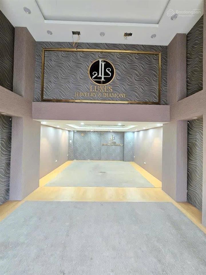 28 tỷ bán gấp nhà mặt đường 2.5 định công, 90m2 nhà mới 5 tầng gara oto kinh doanh vip