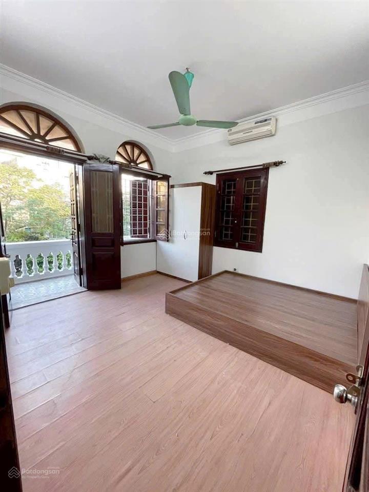 Mặt phố trần đại nghĩa40m2 lô góc mặt tiền 6m vỉa hè rộng giá đầu tư 15 tỷ  0983 029 ***