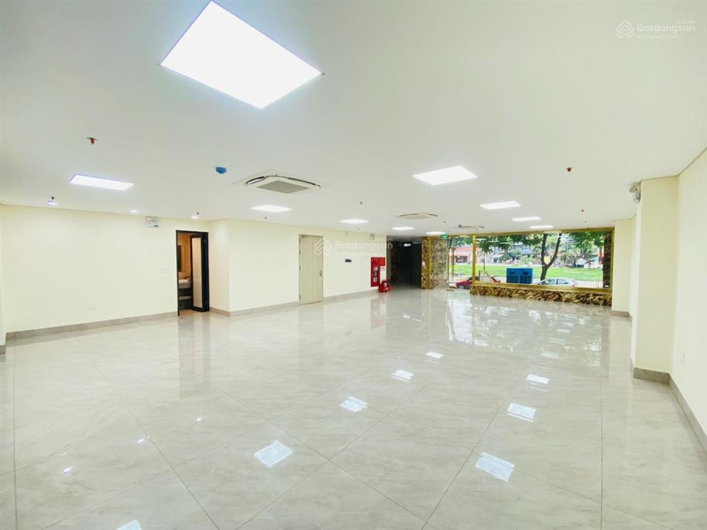 Cần bán tòa văn phòng mặt phố trung kính 170m2 12 tầng thông sàn đường 8 làn xe giá 130 tỷ có tl