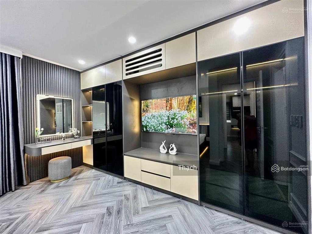 Tôi chính chủ cần bán ch 4pn  162m2, tại golden palace. giá nhỉnh 11 tỷ.  0966 432 ***