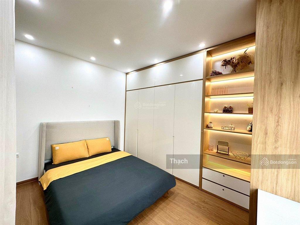 Tôi chính chủ cần bán ch 4pn  162m2, tại golden palace. giá nhỉnh 11 tỷ.  0966 432 ***